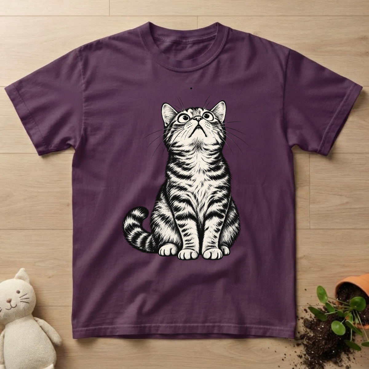 Wide Eyed Cat T-shirt